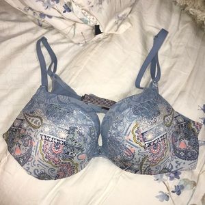 Victoria’s Secret Very Sexy Push-up 36B